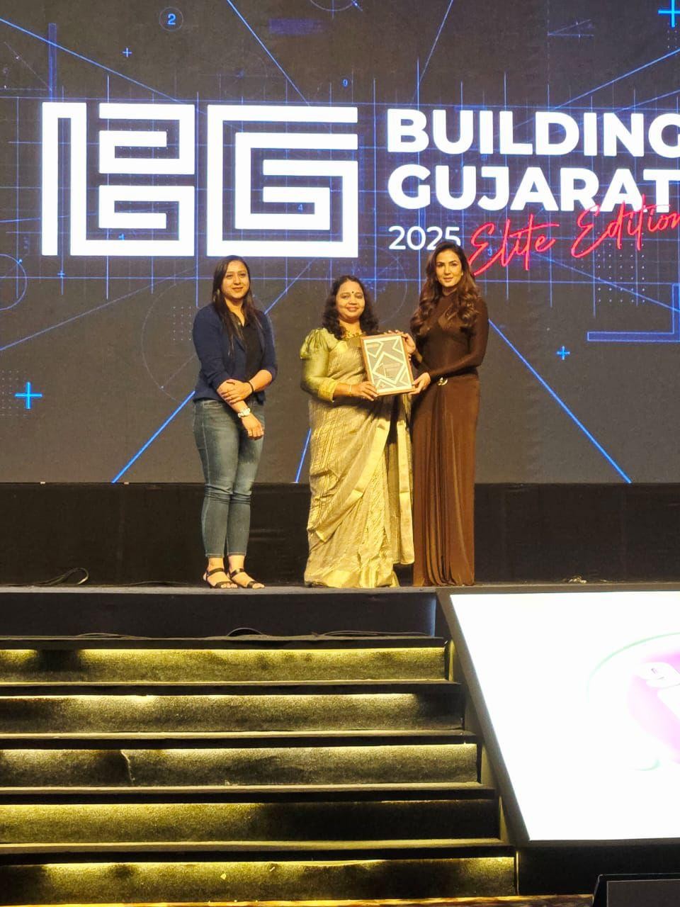 Building Gujarat 2025 Award presented by Malaika Arora