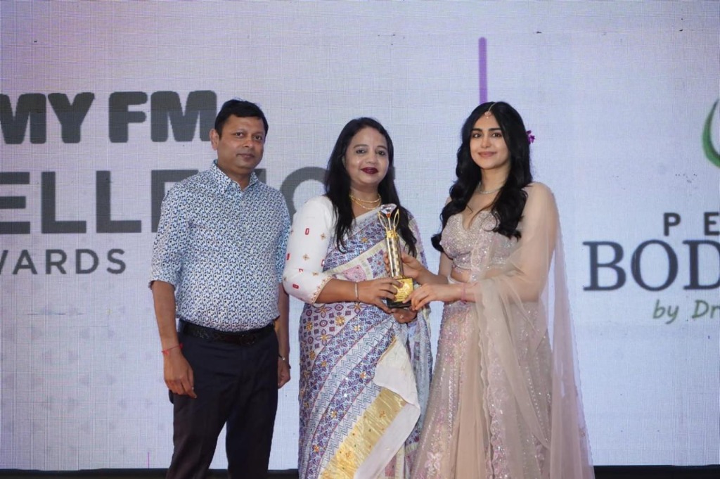 MY FM Excellence Award presented by Adah Sharma